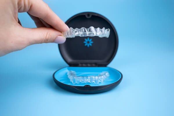 what-to-expect-clear-aligners-and-invisalign
